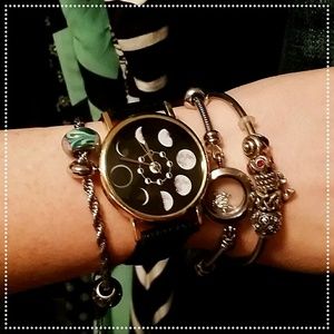 NWT Phases of the Moon Watch
