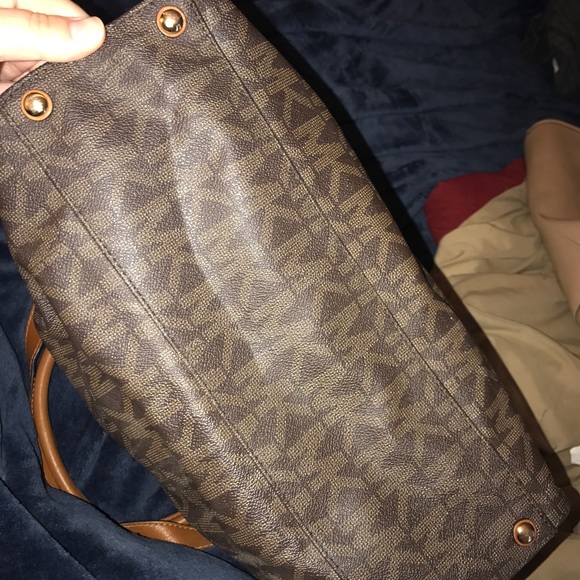 Michael Kors brown handbag - Picture 2 of 7