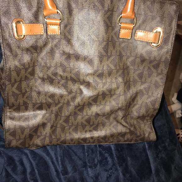 Michael Kors brown handbag - Picture 3 of 7