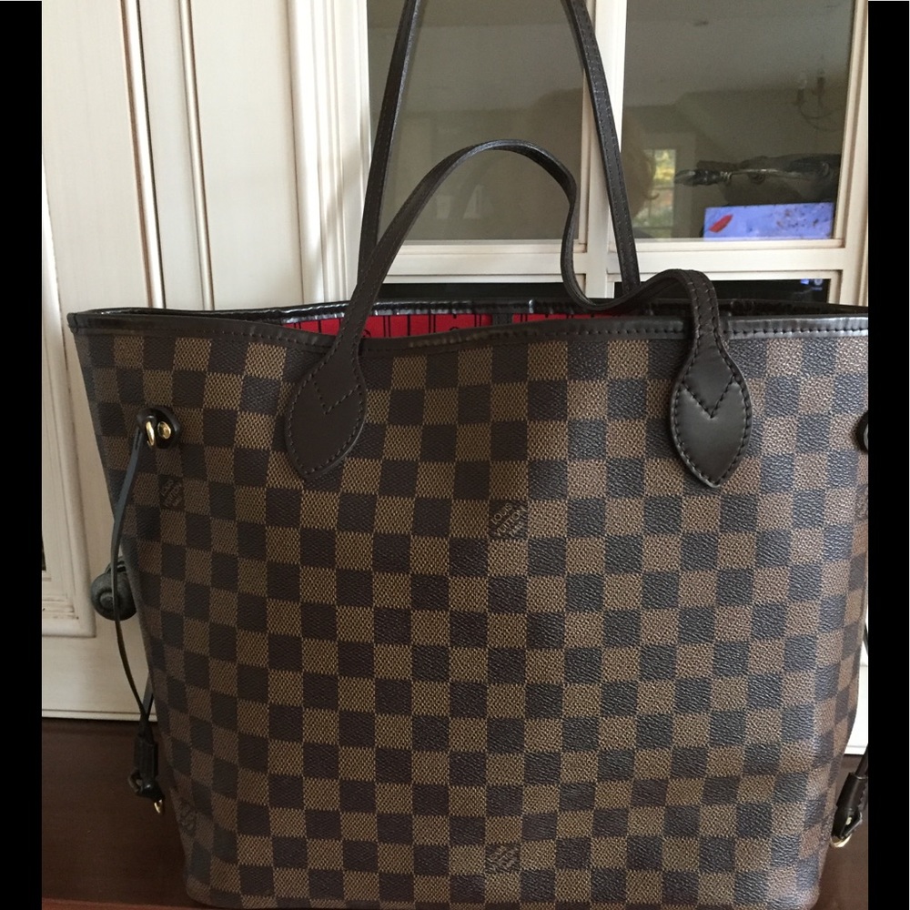 Louis Vuitton Neverfill MM in mint condition!