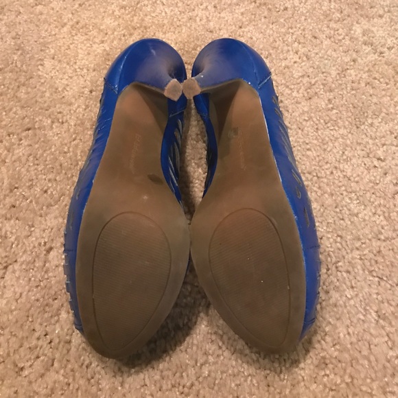 🎀 BCBG Blue High Heels 🎀 - Picture 4 of 4