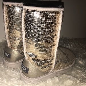 Sparkly UGGS in Amazing condition🎄