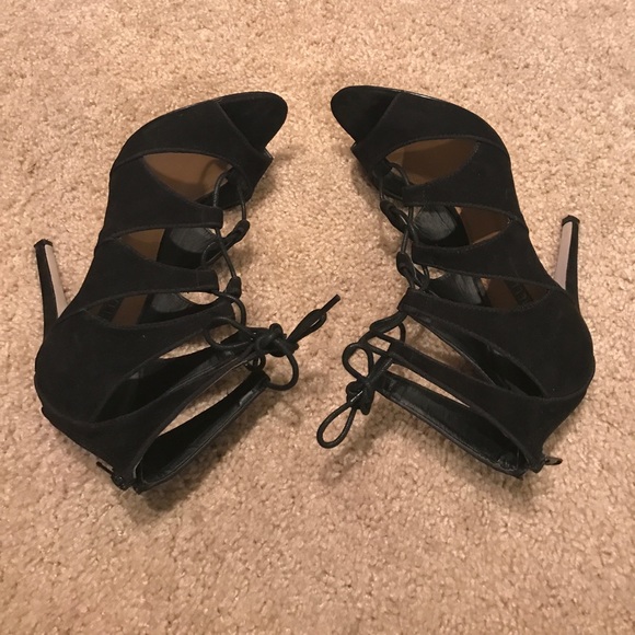 🎀 Black Heels 🎀 - Picture 4 of 4