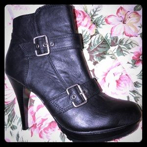 GUESS ankle heel booties