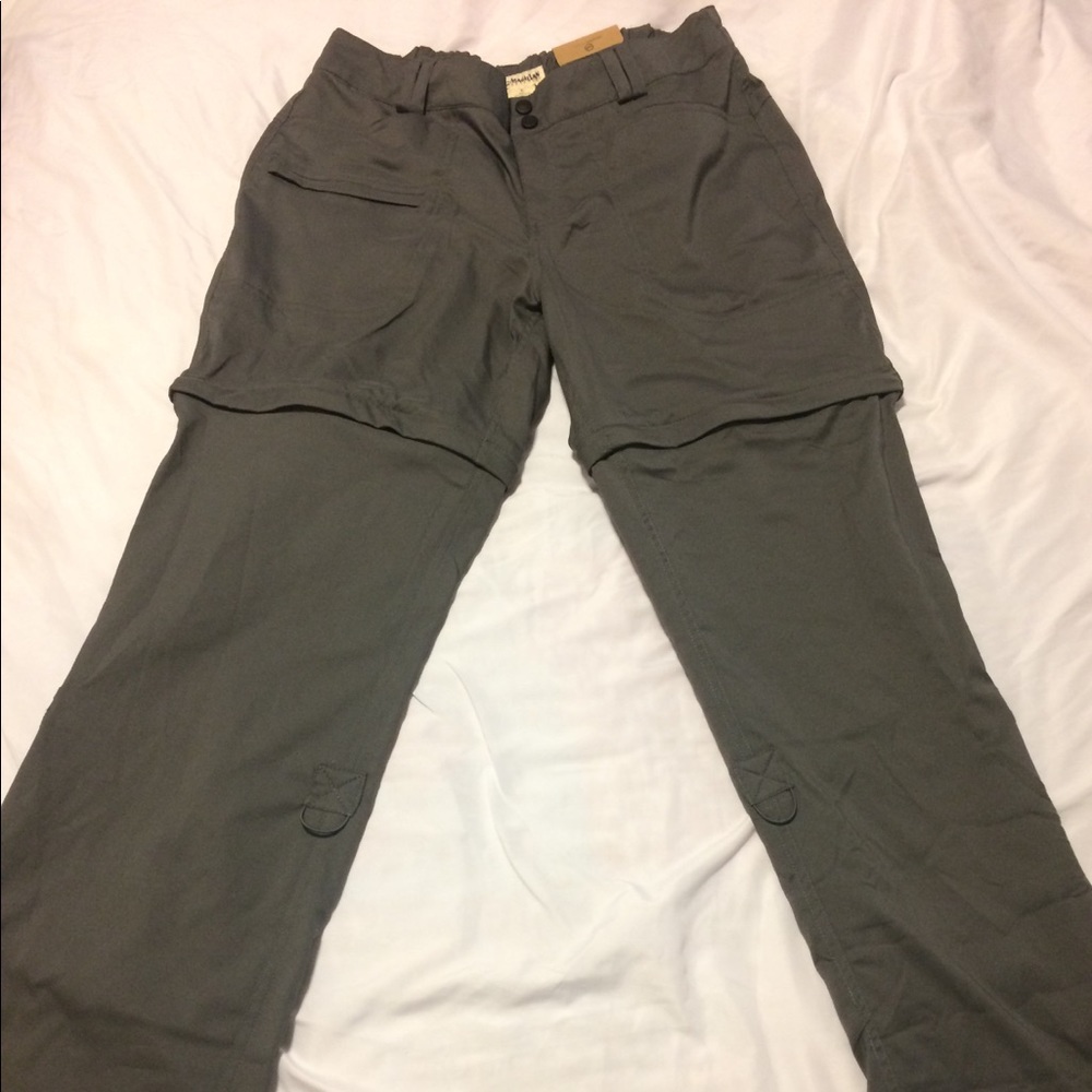 NWT women’s L Magellan zip off pants