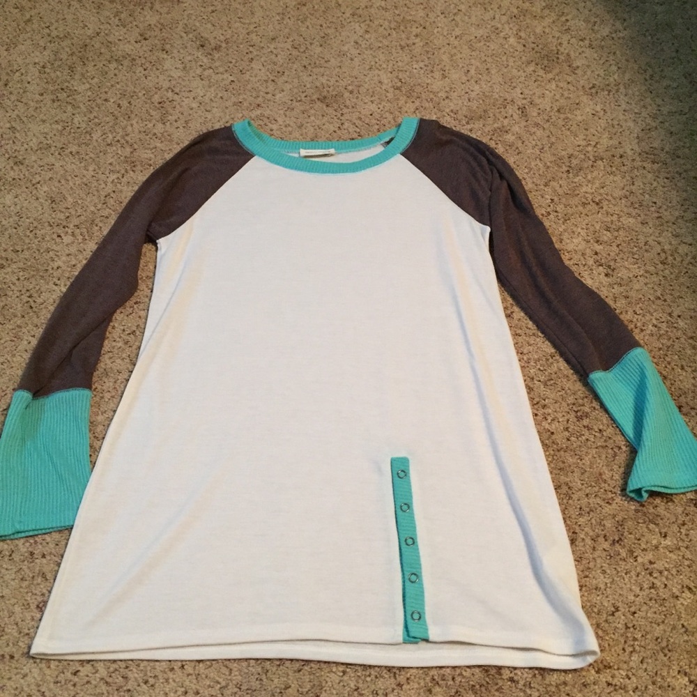 Boutique Long Sleeve Sweater Large