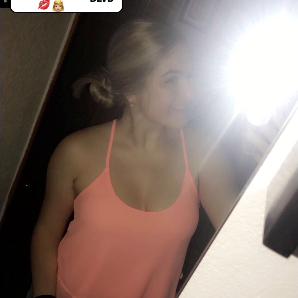 Meet your Posher, Queti