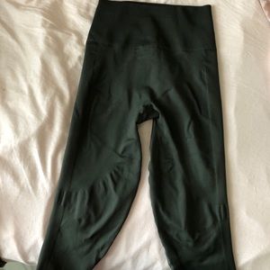 Lululemon compression pants size 6