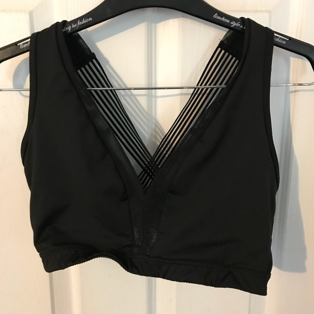 VS mesh panel sports bra