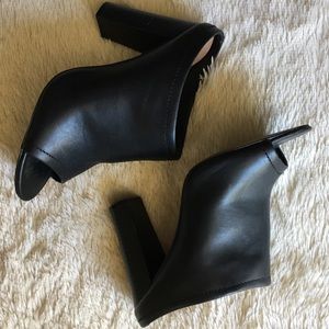 Mossimo Black Mules