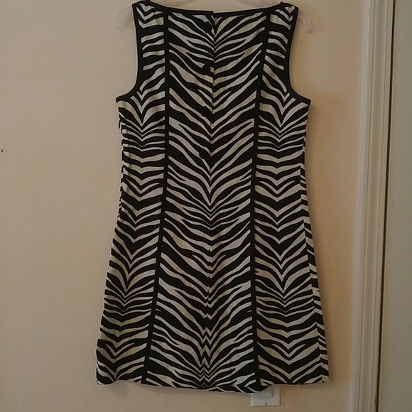 Dress - Picture 2 of 2