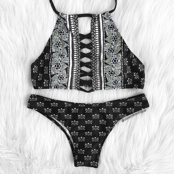 ❤️SALE❤️ black white high neck strappy bikini set - Picture 3 of 7