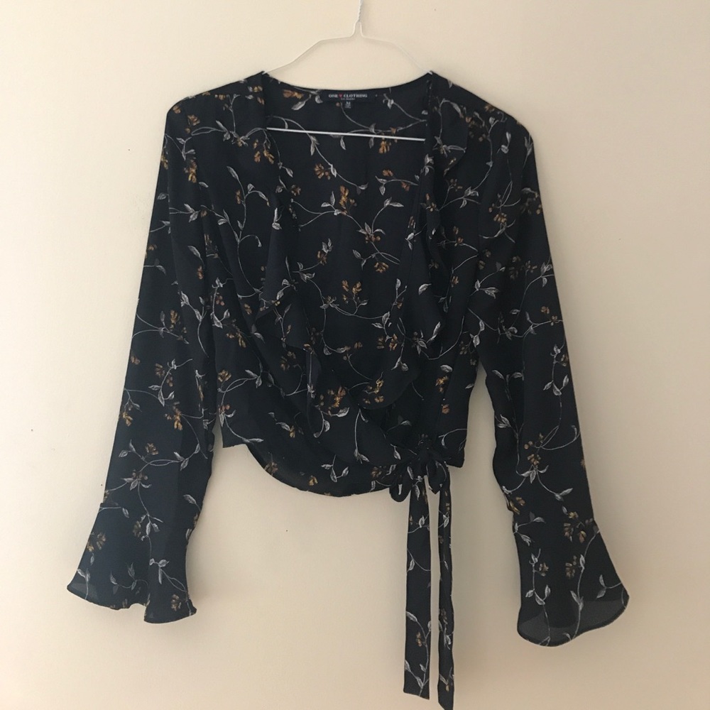 NWOT - Floral Wrap Crop Top - SIZE M