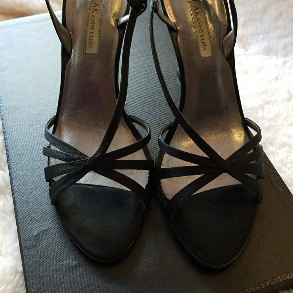 Anne Klein Black Satin Dress Heels 8 1/2M