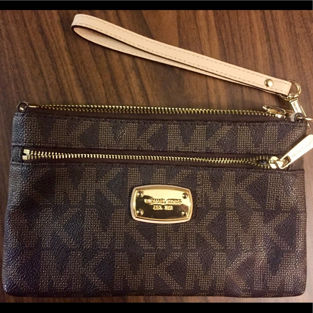 Michael Kors Wristlet