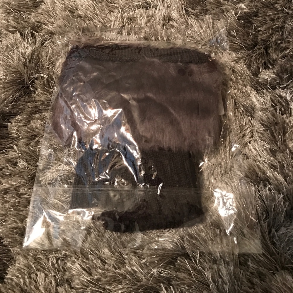 🔴 Final ✂️ 2hrs only faux fur Boot Cuffs❄️ - Picture 4 of 7