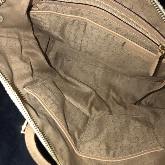 Michael Kors White MK Shoulder Bag - Picture 4 of 5