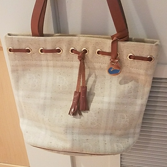 Dooney & Bourke Handbags - Dooney & Bourke Bucket Bag