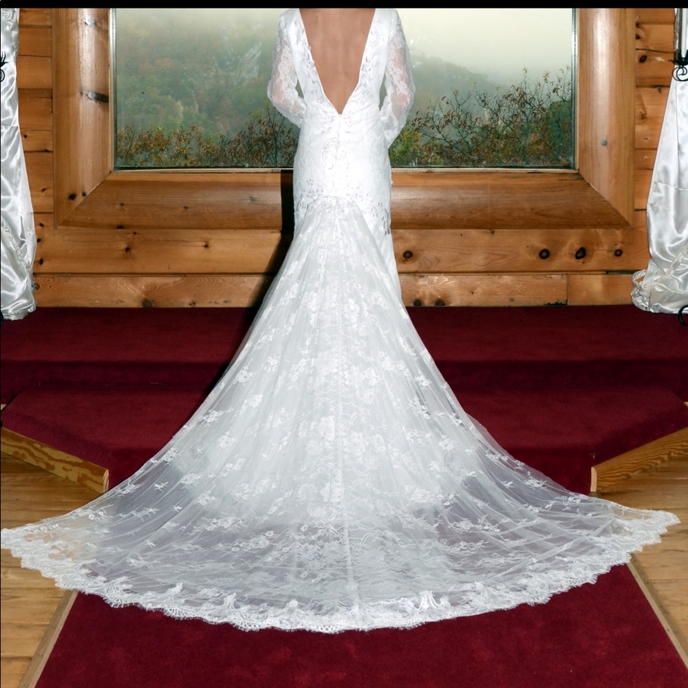 Size 2 wedding dress.