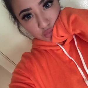 Meet your Posher, Ely