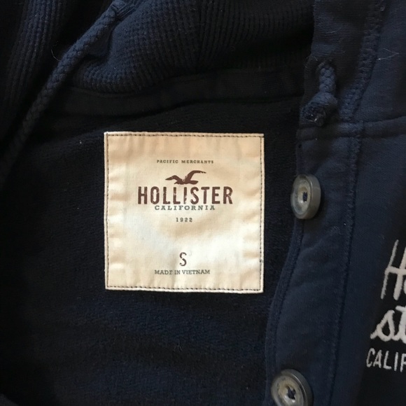 Hollister - Picture 3 of 4