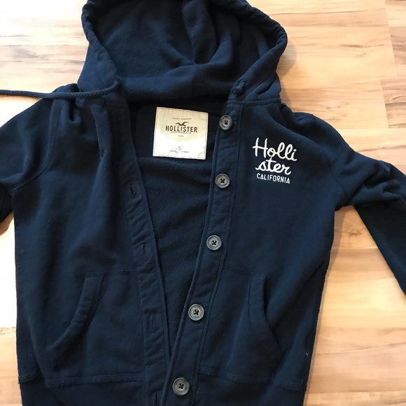 Hollister - Picture 4 of 4