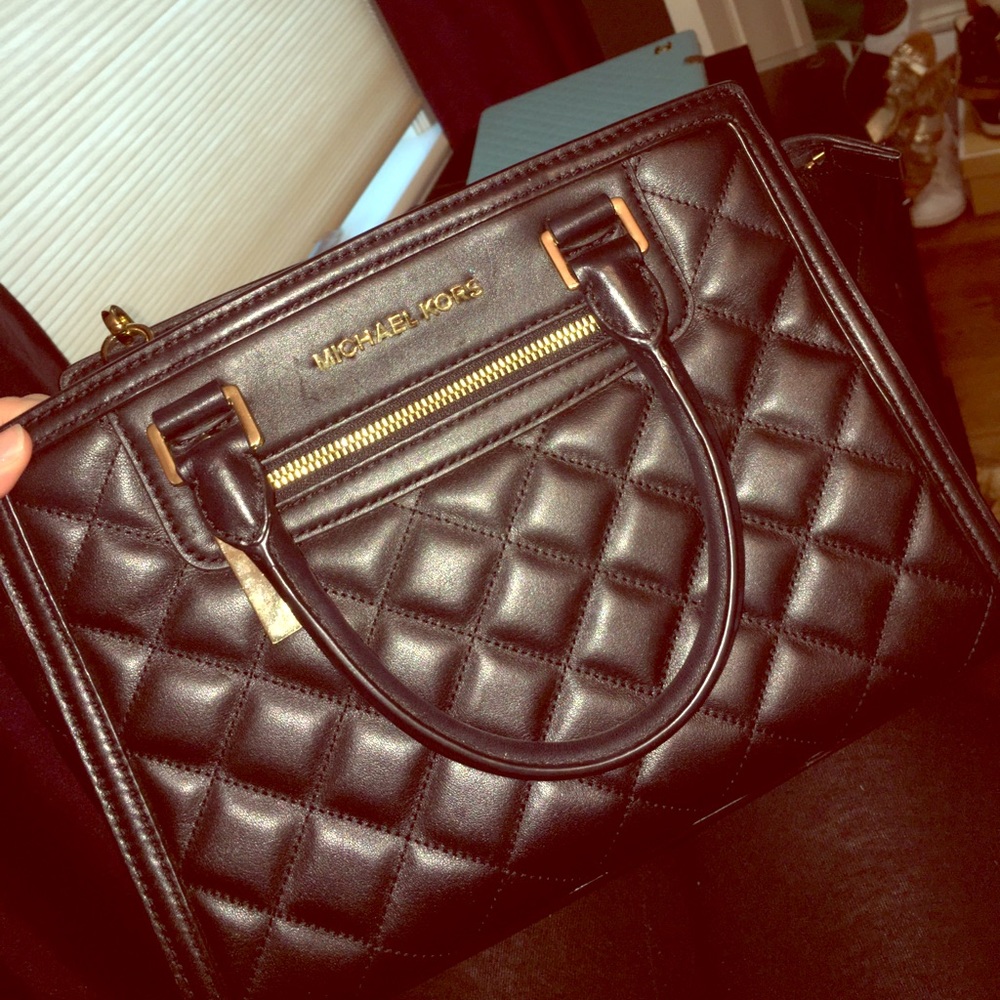 Gorgeous back Micheal Kors bag