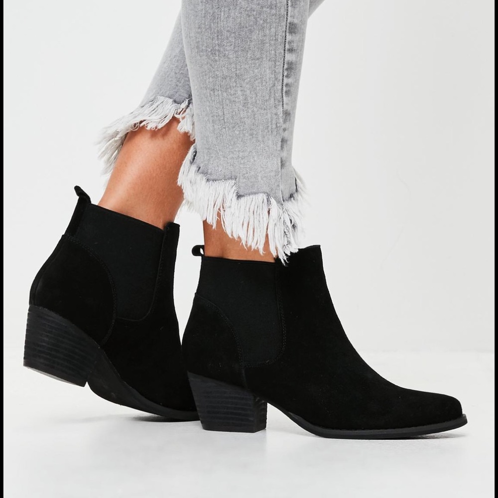 SALE!URBAN OUTFITTERS ECOTE BLACK SUEDE ANKLE BOOT