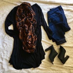 Black High Low 3/4 Sleeve Tee