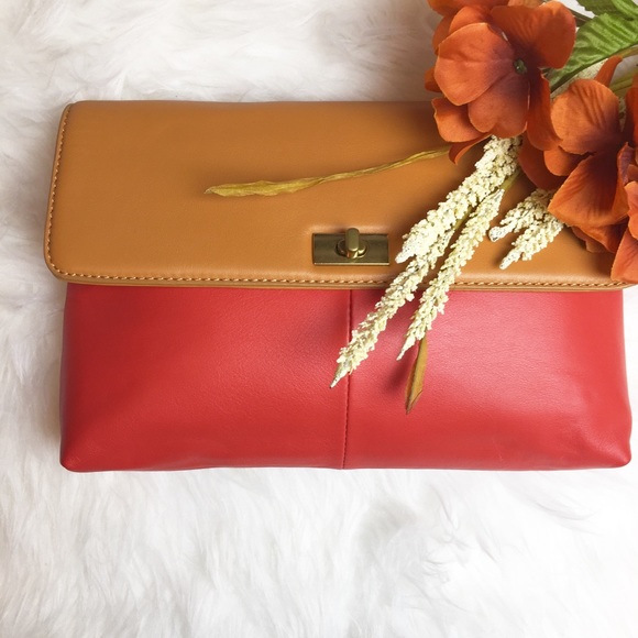 J. Crew Handbags - 🆕 HP 🎉 J. Crew Clutch