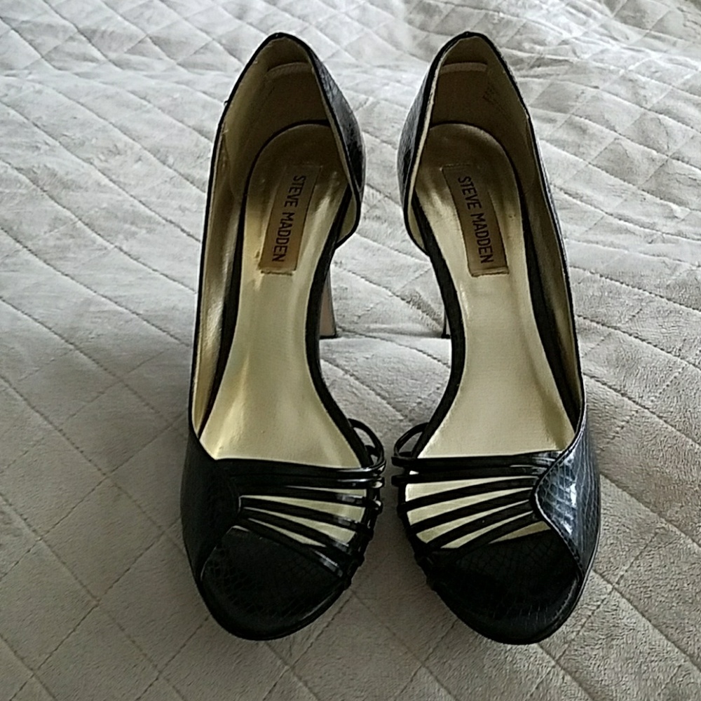 Steve Madden black heels size 7M
