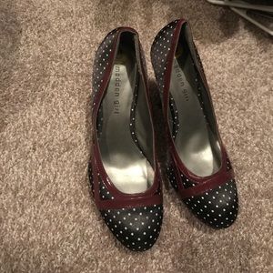 Madden girl polka dot with maroon trim heels