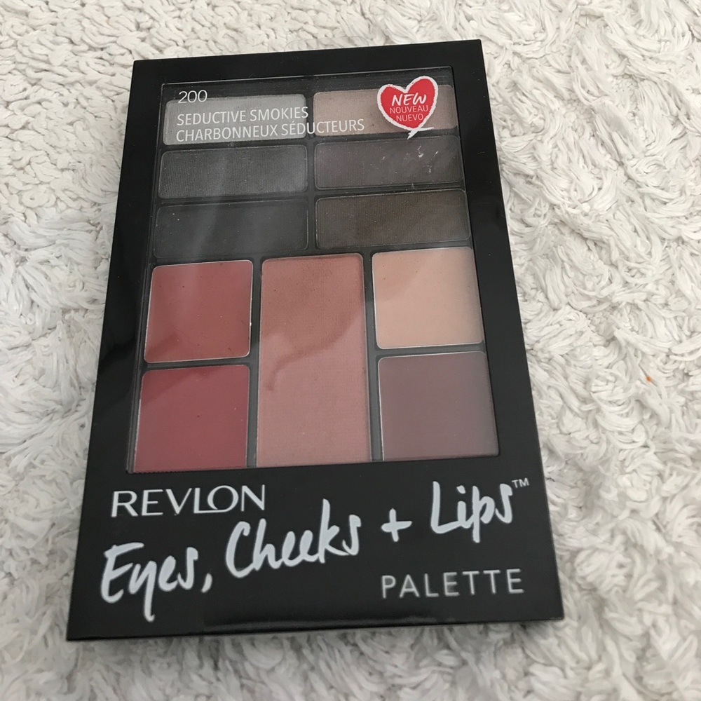 Revlon eyes cheeks and lips palette sealed and new