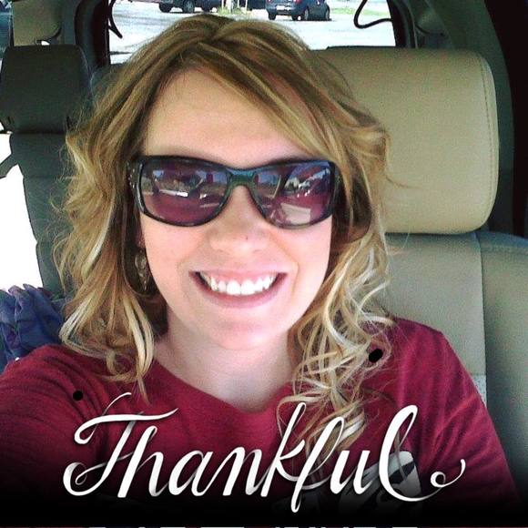 Meet your Posher, Amanda - Picture 1 of 1