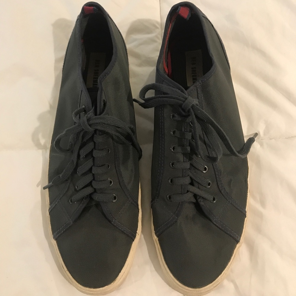 Low top, canvas, casual sneaker.