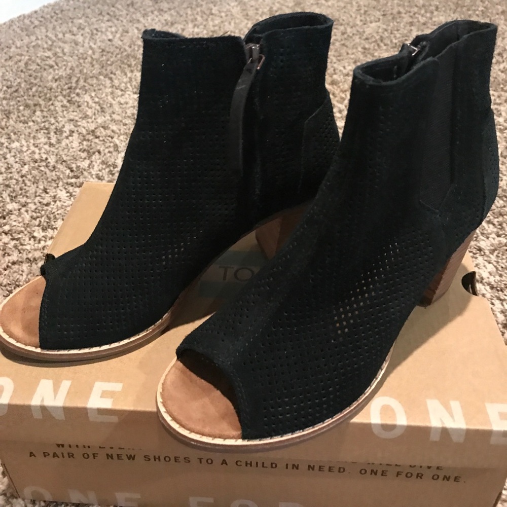 Toms heels