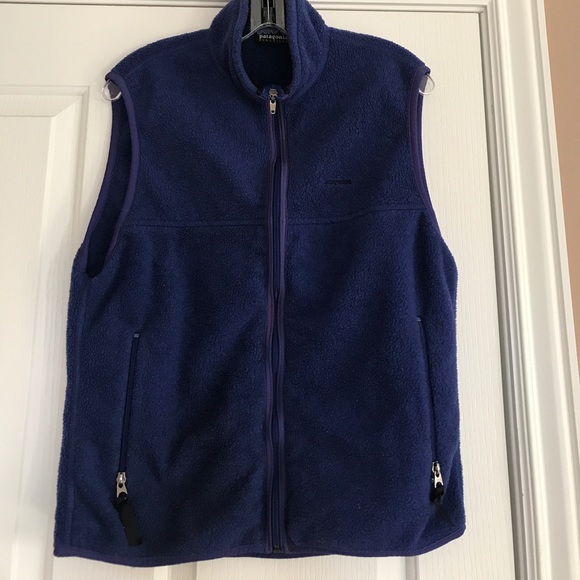 Bright blue zip up Patagonia fleece vest. - Picture 1 of 5