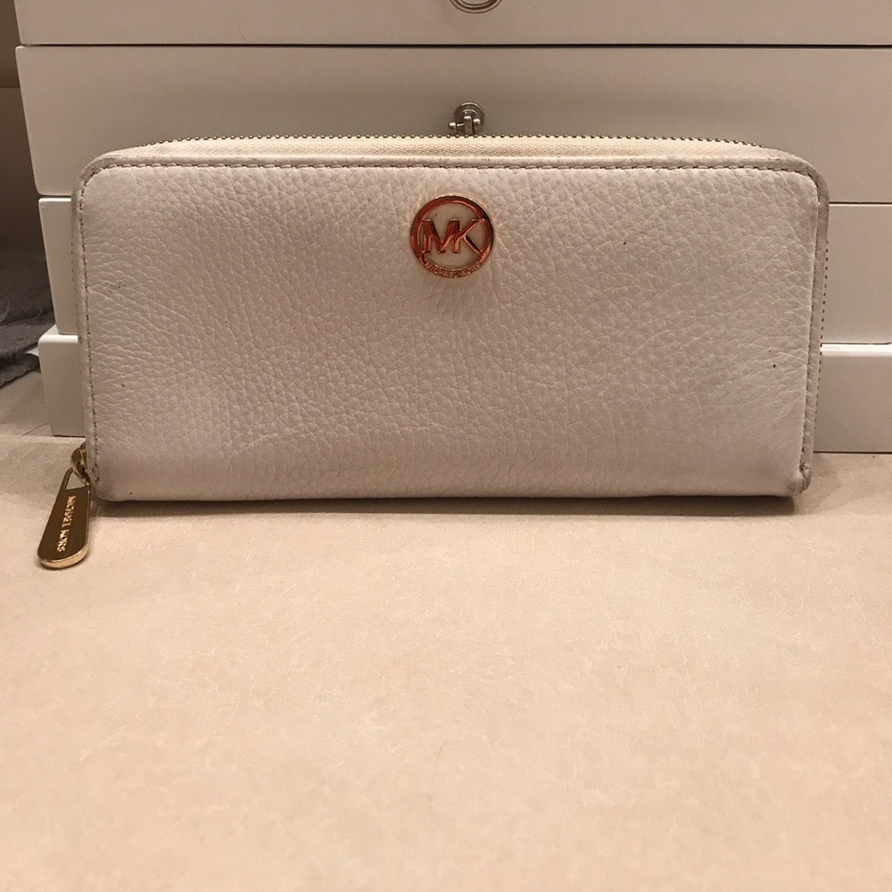 Michael kors wallet