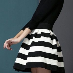 Xhilaration black and white skirt