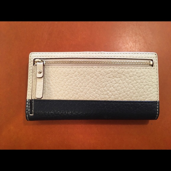Kate Spade wallet - Picture 2 of 3