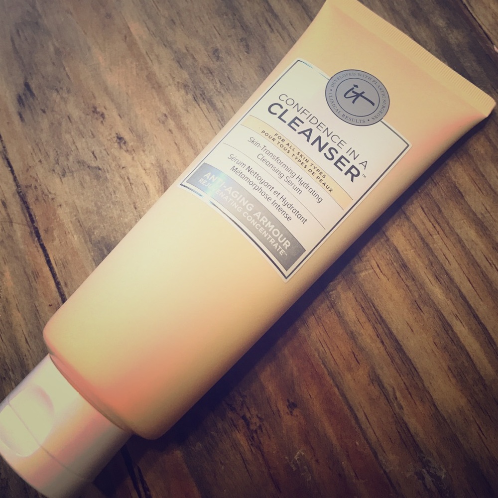 It Cosmetics Confidence In A Cleanser face wash