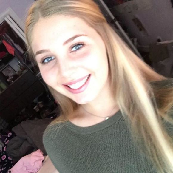 Meet your Posher, Brittney - Picture 1 of 1