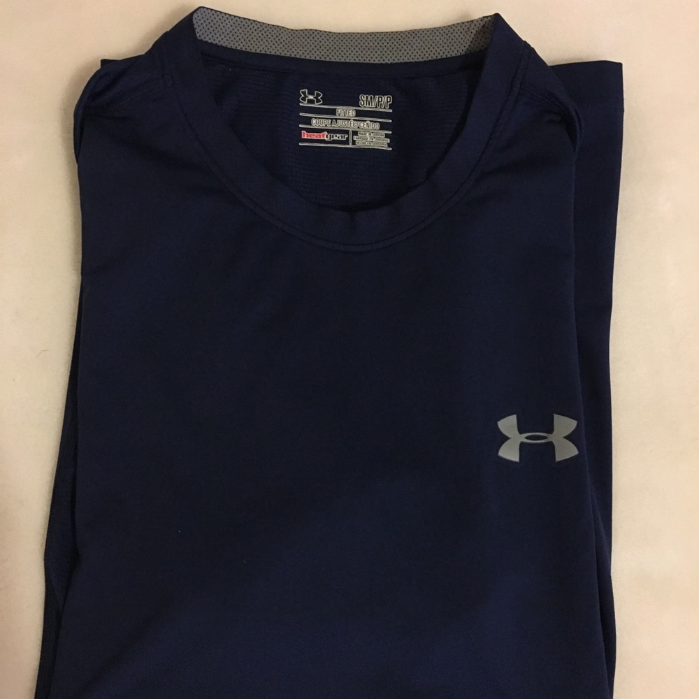 Men’s navy blue UnderArmour dry fit workout shirt
