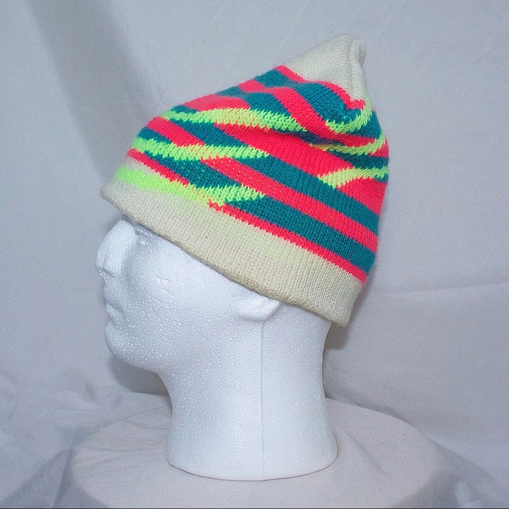 ❌SOLD❌Vintage Smiley Winter Beanie Unisex - Picture 2 of 3