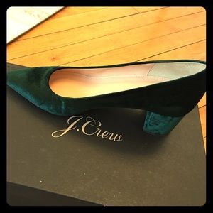 Jcew dark forest Avery Velvet Pumps