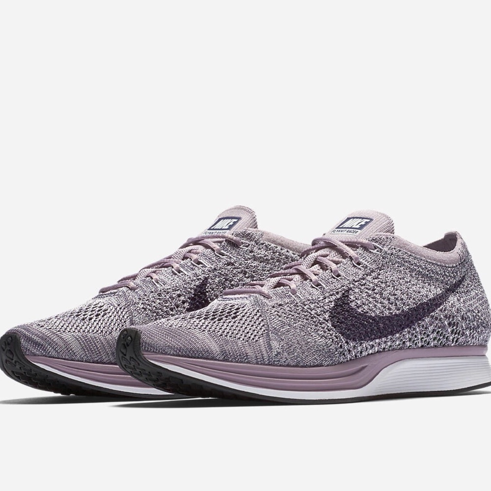 NIKE Flyknit Racer