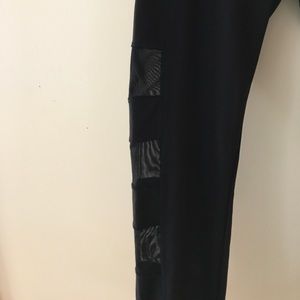 Black leggings with mesh detail - SIZE M