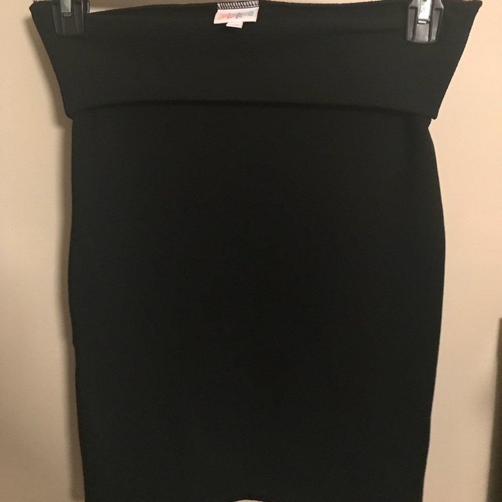 Solid black Cassie, LLR