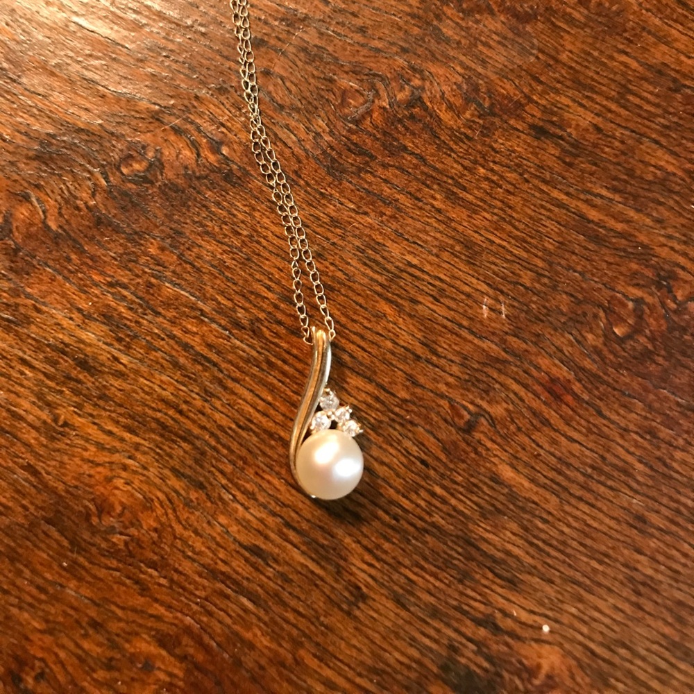 14k Gold and Freshwater Pearl Penant