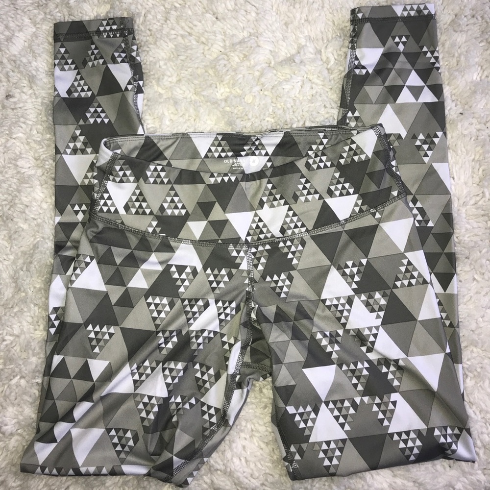 Old navy active legging 🏃‍♀️❤️ - Picture 2 of 4